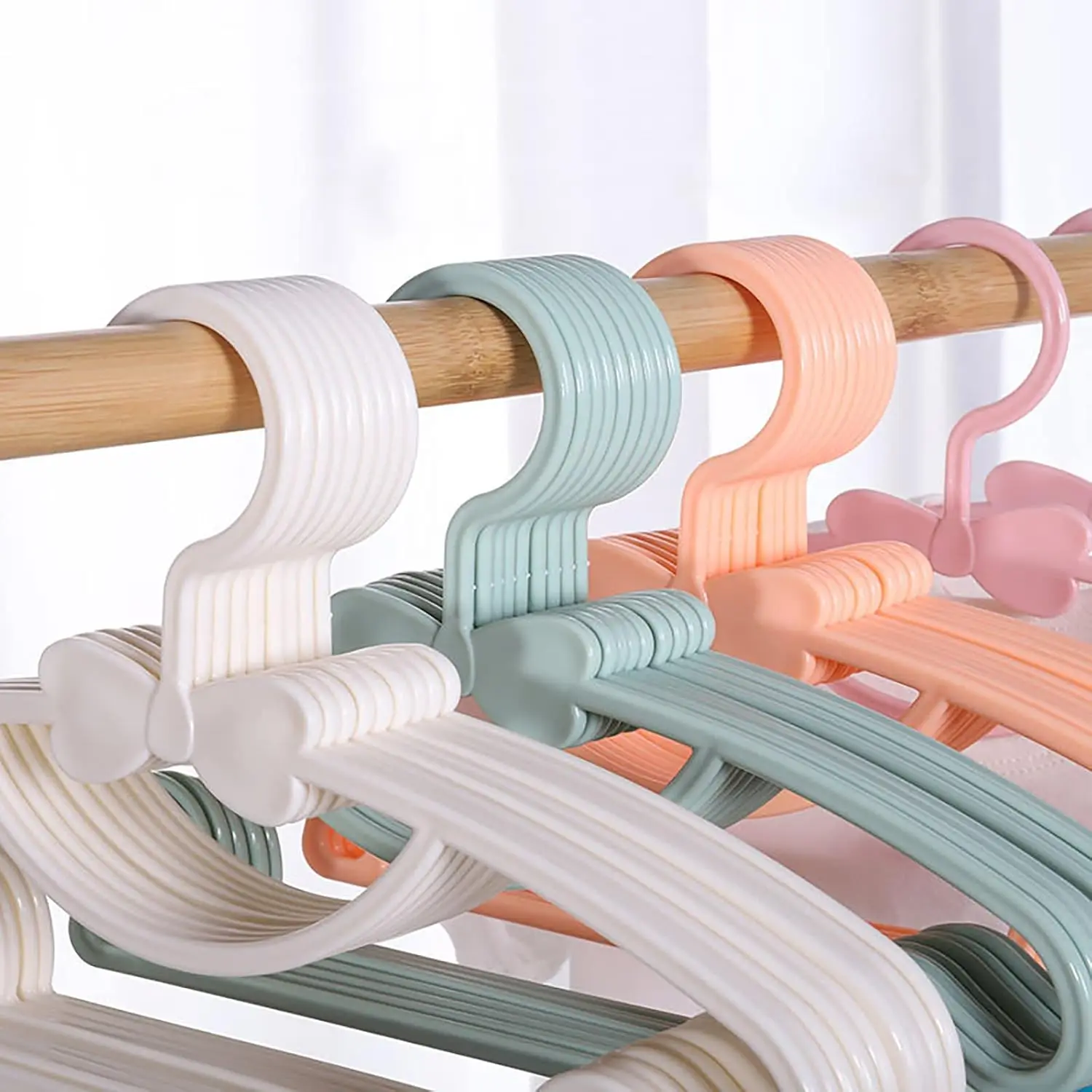 Rak Baju Bayi Plastik, Gantung - Baby Clothing Hangers ulasan dan harga